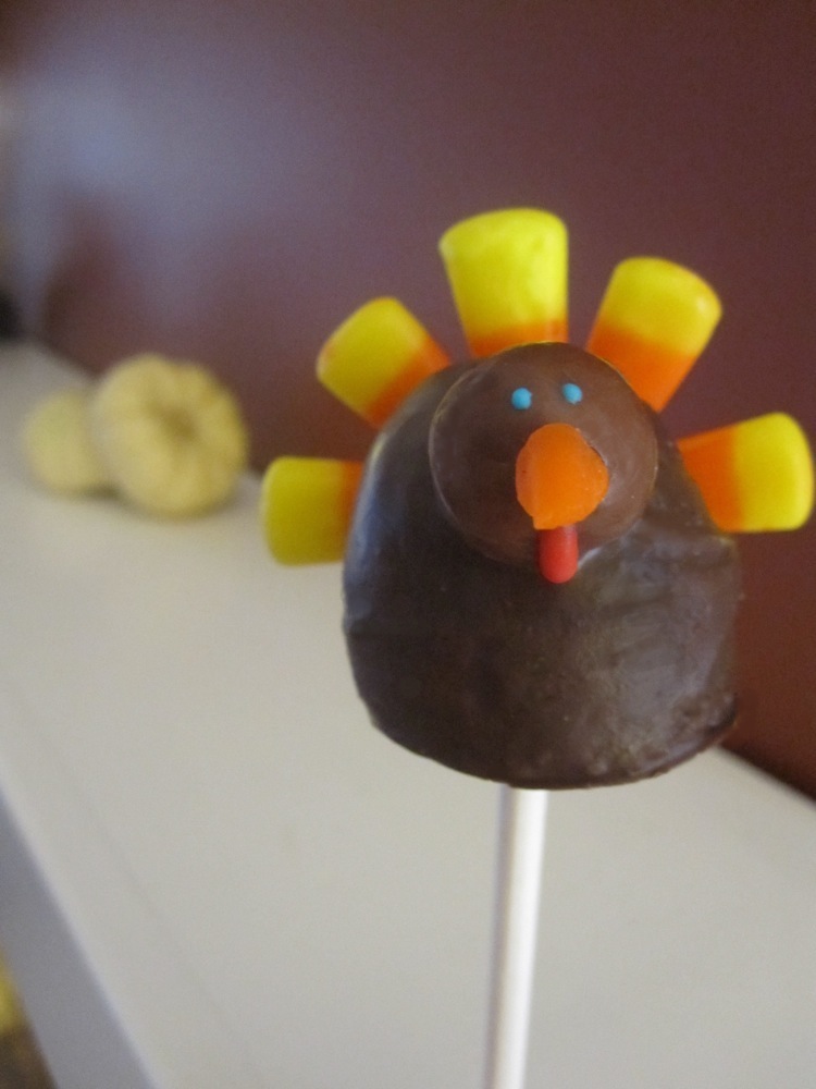 Thanksgiving Treats: How to Make Turkey Cake Pops