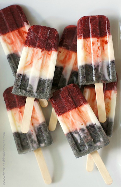 Berry Yogurt Popsicles: Delicious, refreshing, patriotic popsicles, perfect for the 4th of July! www.FearlessHomemaker.com