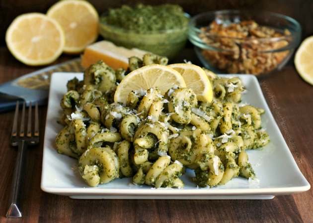 http://031b7b3.netsolhost.com/WordPress/wp-content/uploads/2015/10/kale-pesto-front.jpeg