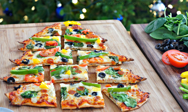Christmas Tree Pizza (featuring the BEST thin crust pizza recipe!) | www.FearlessHomemaker.com